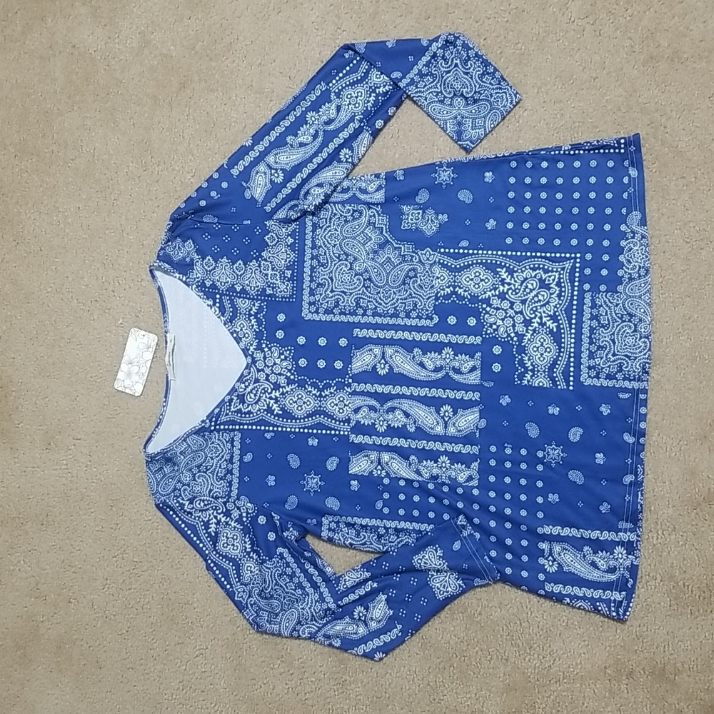 V-Neck Tunic Paisley Print Top